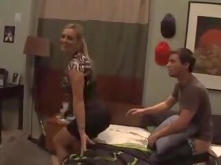 Beste friendâs stap mam betrapt mij aftrekken: gratis vies video- 7f | xhamster