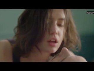 Adele exarchopoulos - топлес мръсен филм сцени - eperdument (2016)
