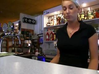 Barmaid lenka paid pro tvrdéjádro zkurvenej